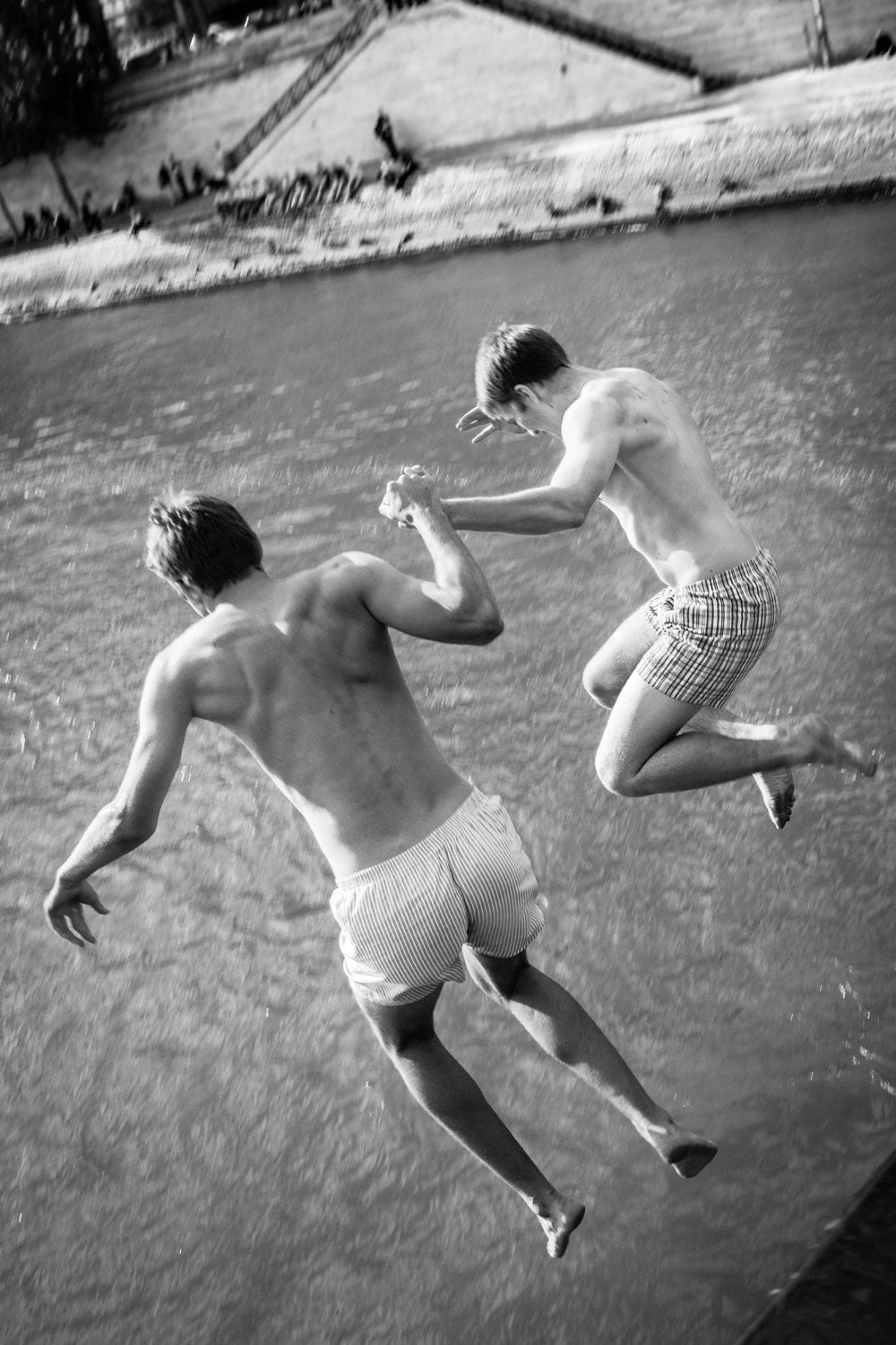 Le grand saut - Photographie d’art en noir et blanc en édition limitée à collectionner - Jef Baecker