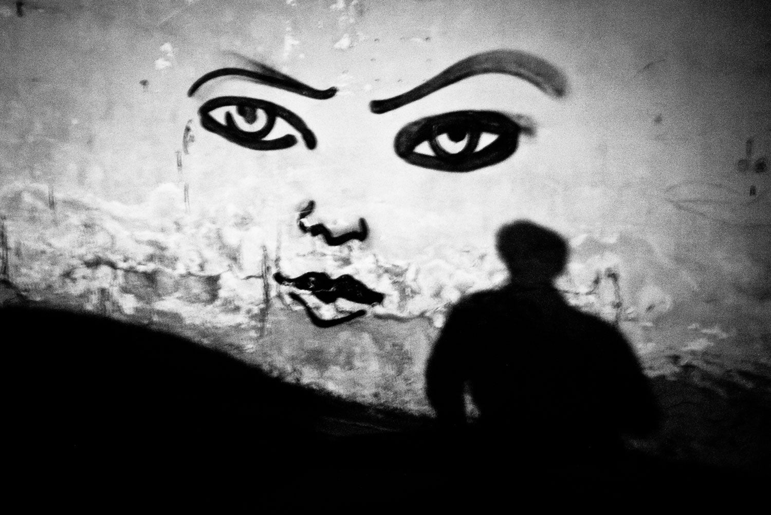 Regarde moi - Photographie d’art en noir et blanc en édition limitée à collectionner - Jef Baecker